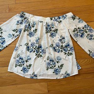 White flower print blouse